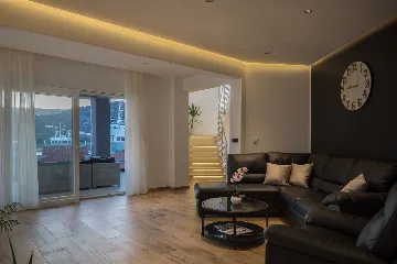 5-Bedroom Villa in Vinišće for 10 Guests