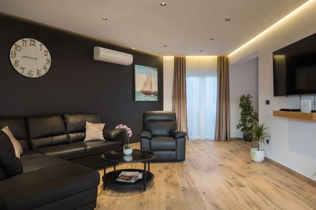 5-Bedroom Villa in Vinišće for 10 Guests