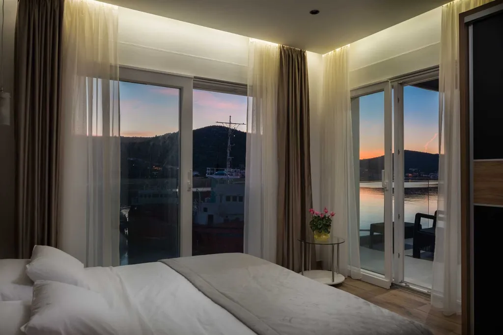 5-Bedroom Villa in Vinišće for 10 Guests