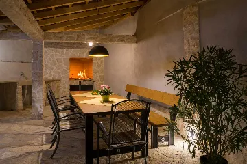 5-Bedroom Villa in Vinišće for 10 Guests
