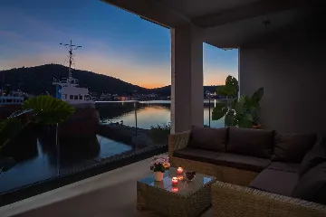 5-Bedroom Villa in Vinišće for 10 Guests