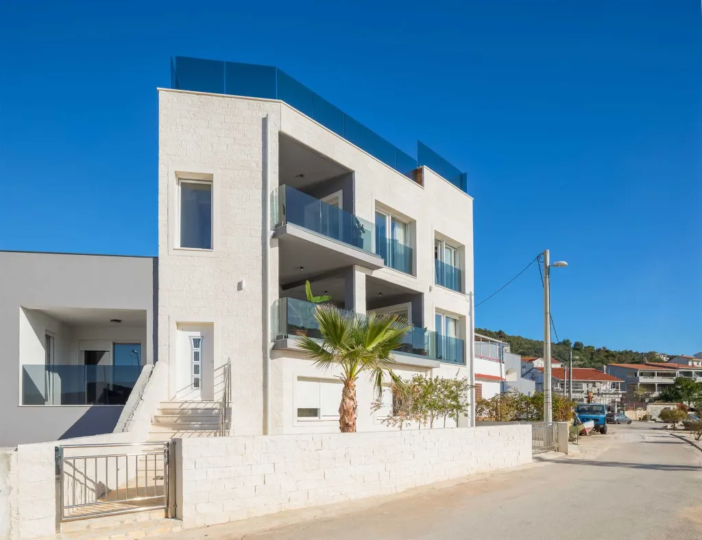 5-Bedroom Villa in Vinišće for 10 Guests