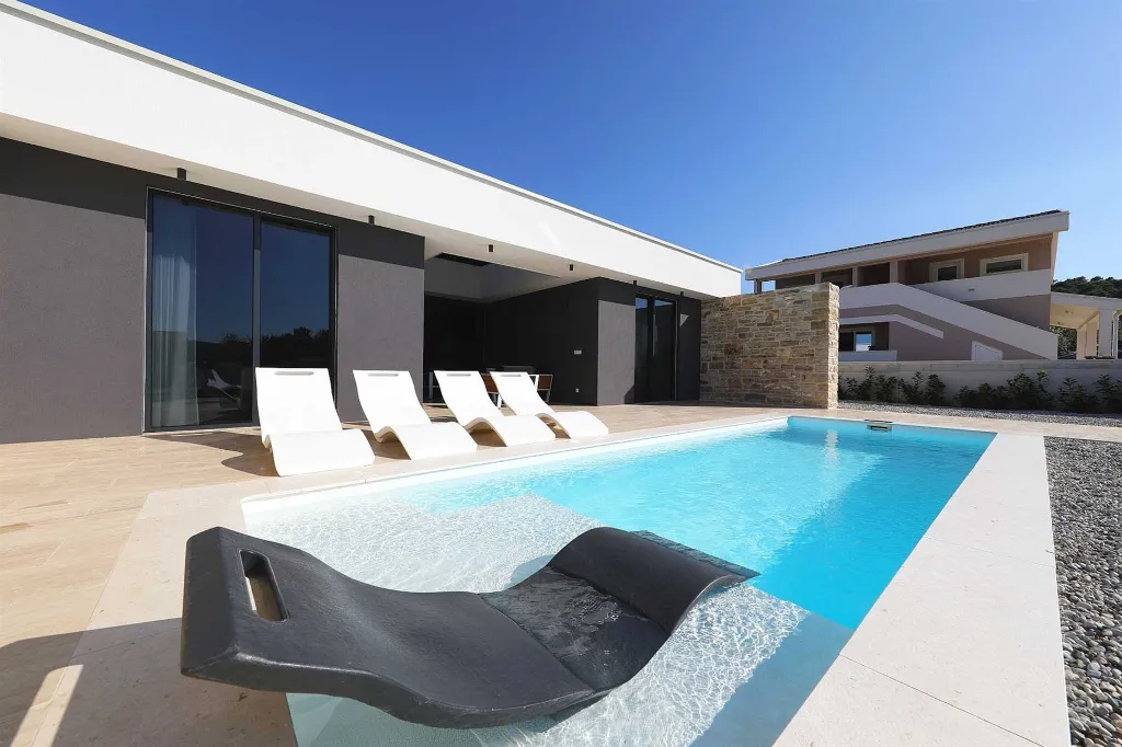 Villa in Kraj for 6 Guests with Outdoor Pool