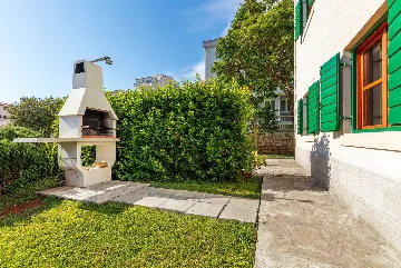 4-Bedroom Villa in Hvar for Up to 8 Guests