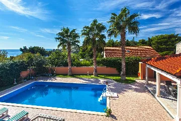 Villa with Private Pool in Sumartin for 8 Guests