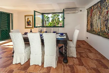 Villa with Private Pool in Sumartin for 8 Guests