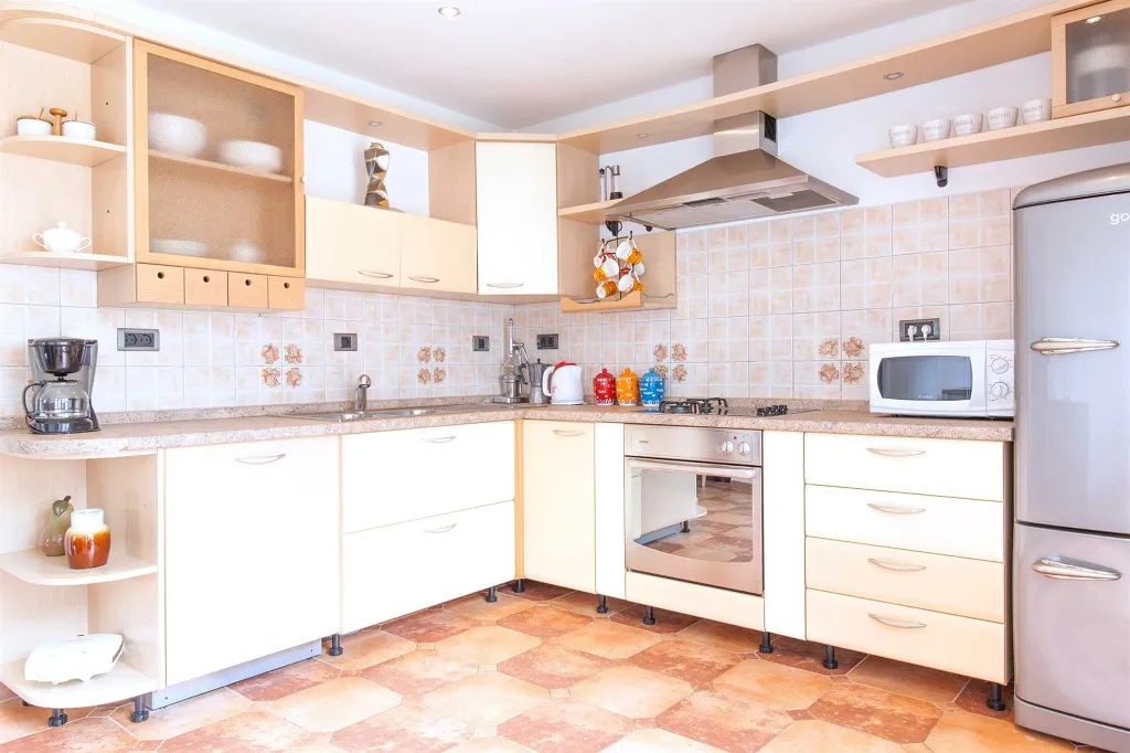 Villa with Private Pool in Sumartin for 8 Guests