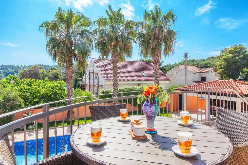 Villa with Private Pool in Sumartin for 8 Guests