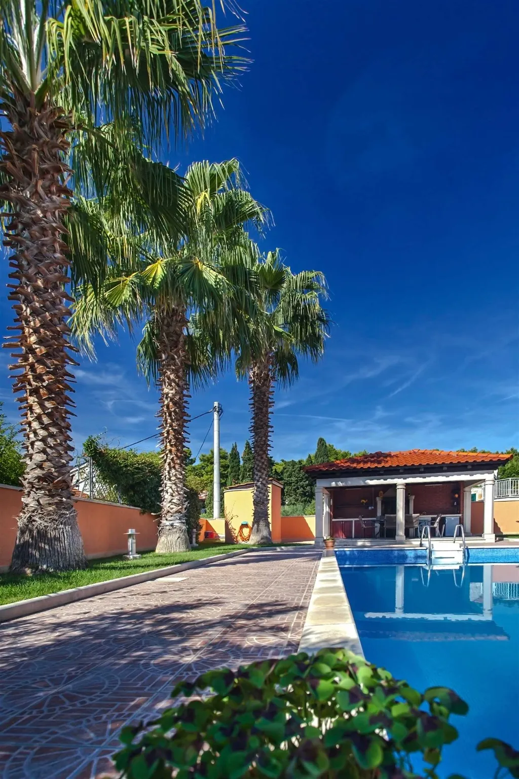 Villa with Private Pool in Sumartin for 8 Guests