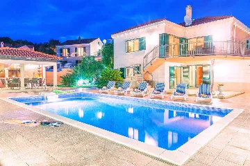 Villa with Private Pool in Sumartin for 8 Guests