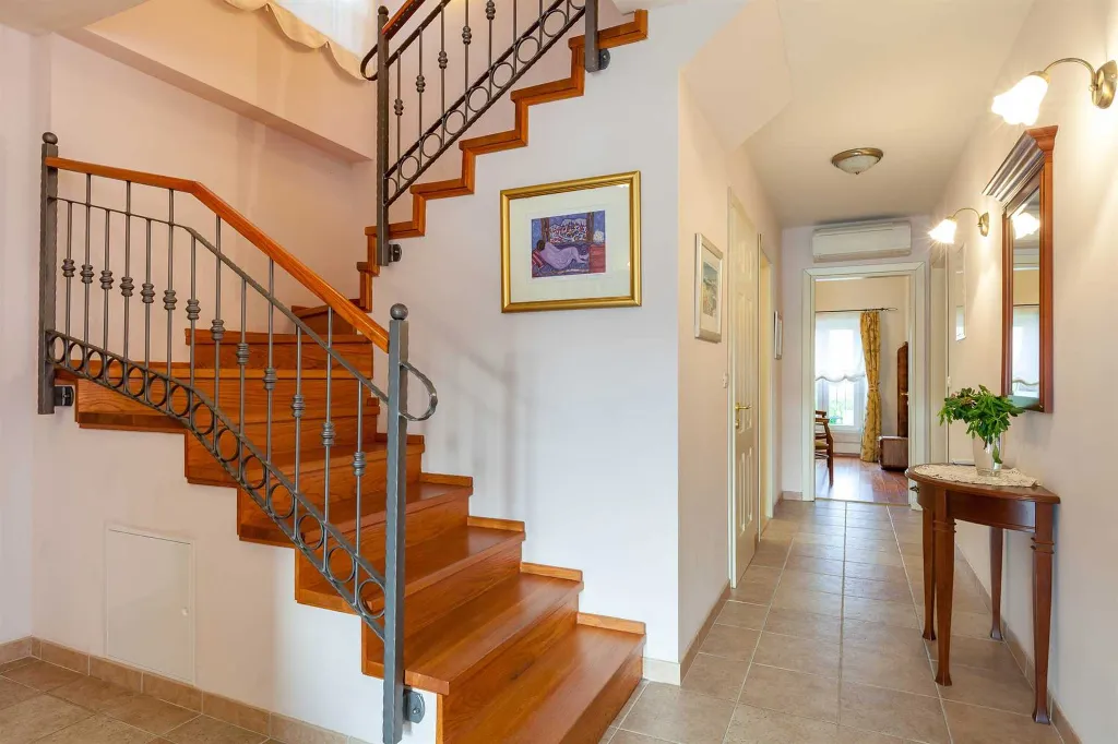4-Bedroom Villa with Pool in Sumartin, Croatia