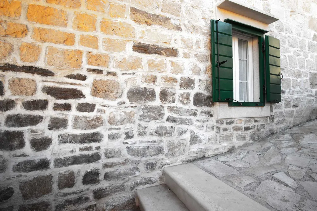 Air-Conditioned Villa with Pool in Sumartin