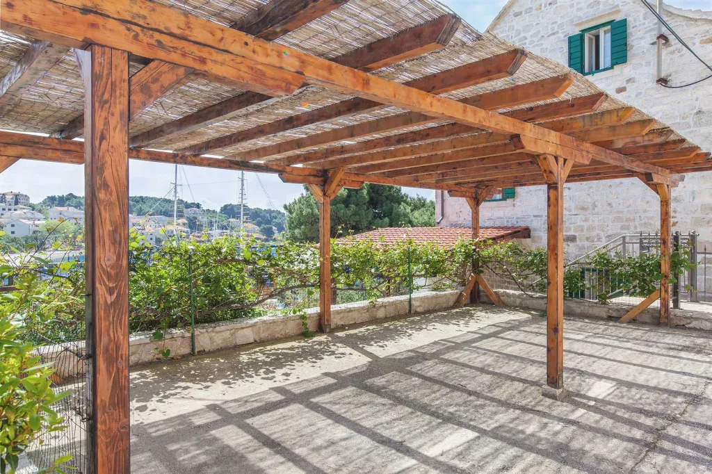 Air-Conditioned Villa with Pool in Sumartin