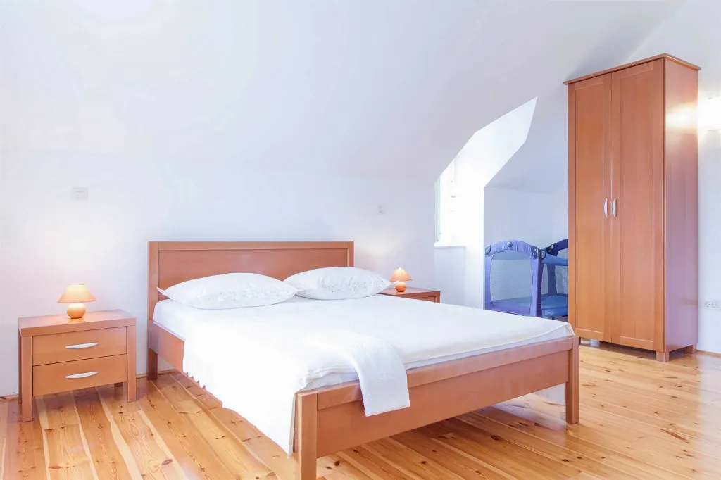 Air-Conditioned Villa with Pool in Sumartin