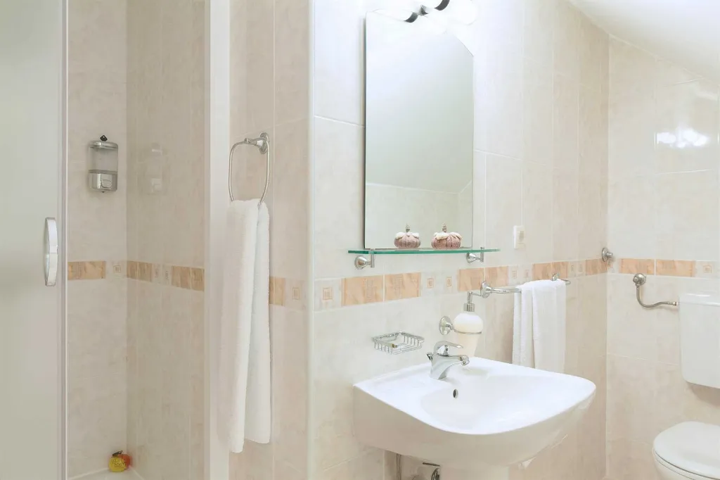 Air-Conditioned Villa with Pool in Sumartin