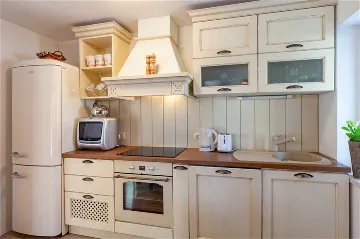 Pet-Friendly 4-Bedroom Villa in Sumartin, Brač