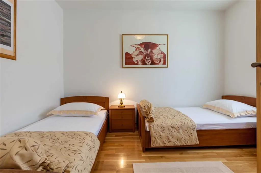 Pet-Friendly 4-Bedroom Villa in Sumartin, Brač