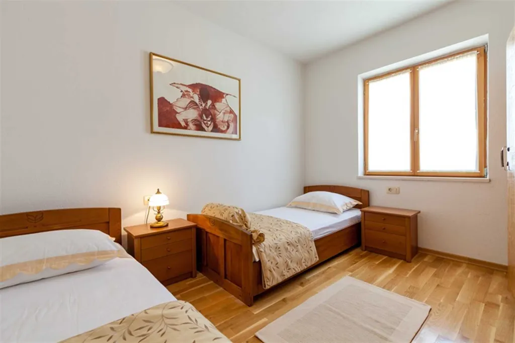 Pet-Friendly 4-Bedroom Villa in Sumartin, Brač