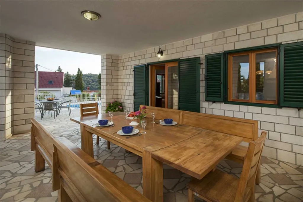 Pet-Friendly 4-Bedroom Villa in Sumartin, Brač