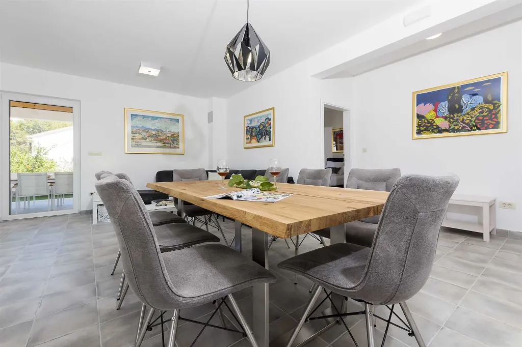 Villa with Private Pool in Makarac (Brac Island)