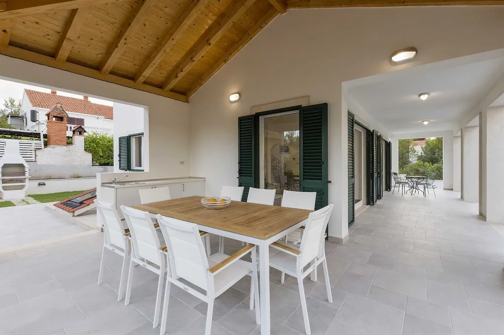 Villa with Private Pool in Makarac (Brac Island)