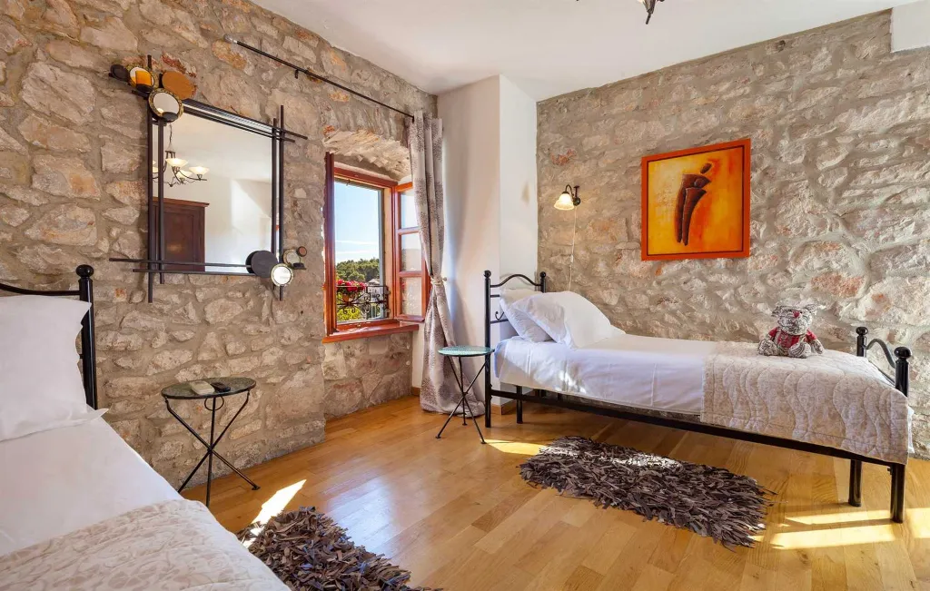 Stone Villa in Milna for up to 9 Guests