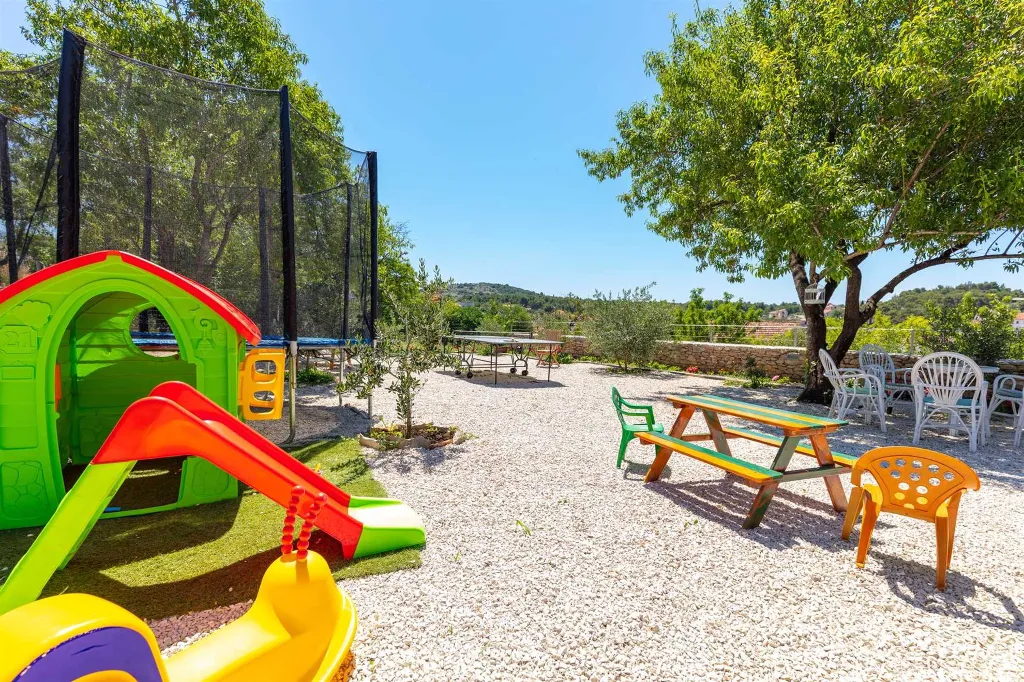 Stone Villa in Milna for up to 9 Guests