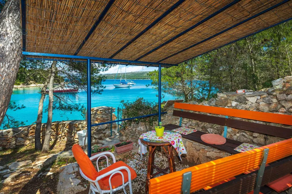 Stone Villa in Milna for up to 9 Guests