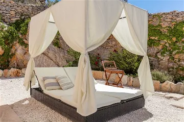 3-Bedroom Villa for 6 Guests in Milna, Croatia