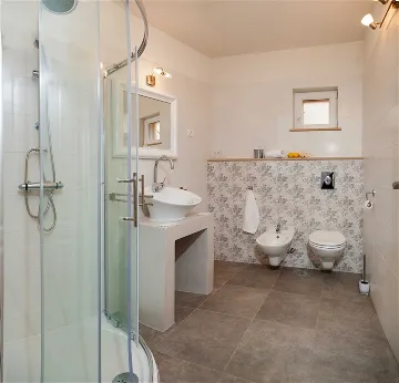 3-Bedroom Villa for 6 Guests in Milna, Croatia