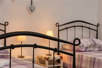 3-Bedroom Villa for 6 Guests in Milna, Croatia