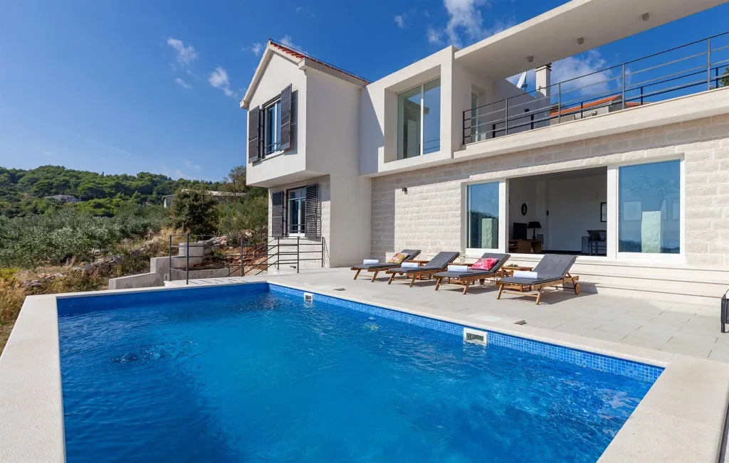 Selca Villa for 8 Guests with Pool