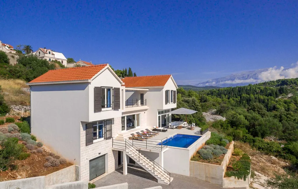 Selca Villa for 8 Guests with Pool