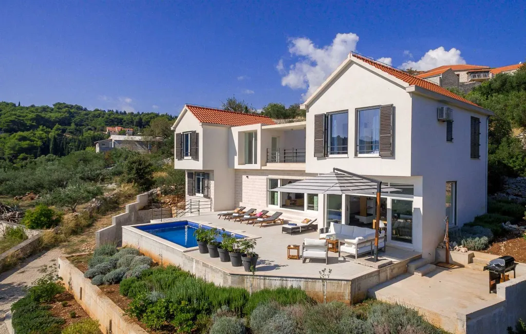 Selca Villa for 8 Guests with Pool