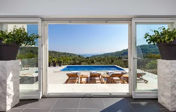 Selca Villa for 8 Guests with Pool