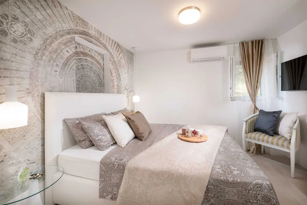 3-Bedroom Villa in Bol with Outdoor Pool