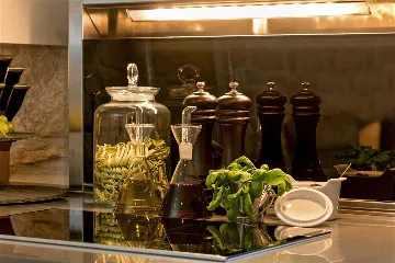 Central Split Air-Conditioned Apartment for 2