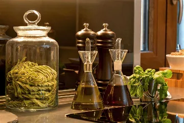 Central Split Air-Conditioned Apartment for 2