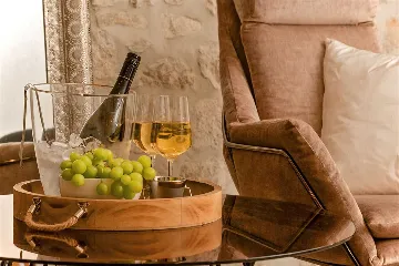 Central Split Air-Conditioned Apartment for 2