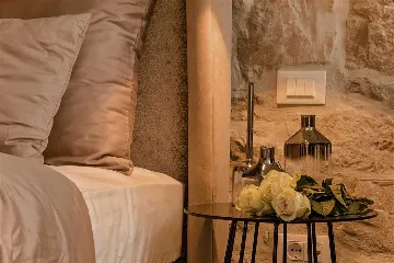 Central Split Air-Conditioned Apartment for 2