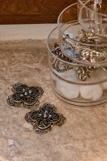 Central Split Air-Conditioned Apartment for 2