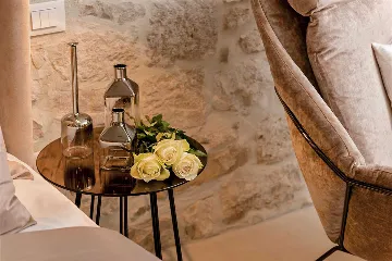 Central Split Air-Conditioned Apartment for 2