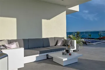 4-Bedroom Villa in Stanići - Tice (Up to 10)