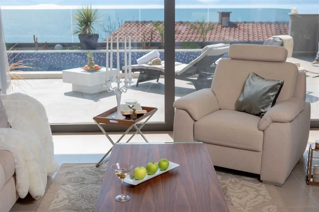 4-Bedroom Villa in Stanići - Tice (Up to 10)