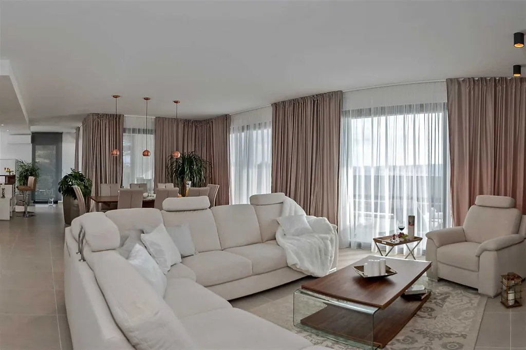 4-Bedroom Villa in Stanići - Tice (Up to 10)