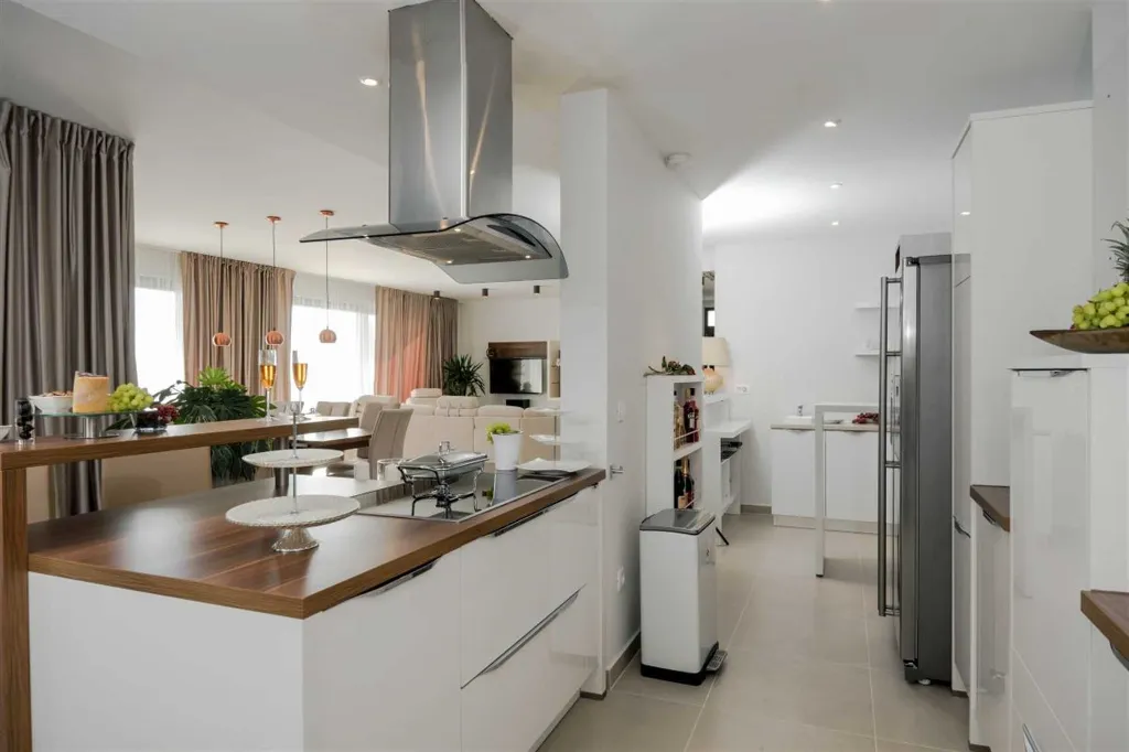 4-Bedroom Villa in Stanići - Tice (Up to 10)