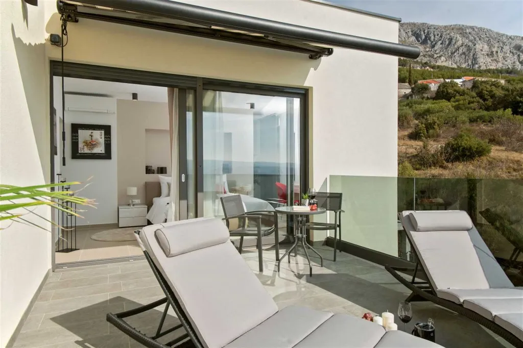 4-Bedroom Villa in Stanići - Tice (Up to 10)