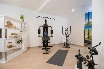 4-Bedroom Villa in Stanići - Tice (Up to 10)