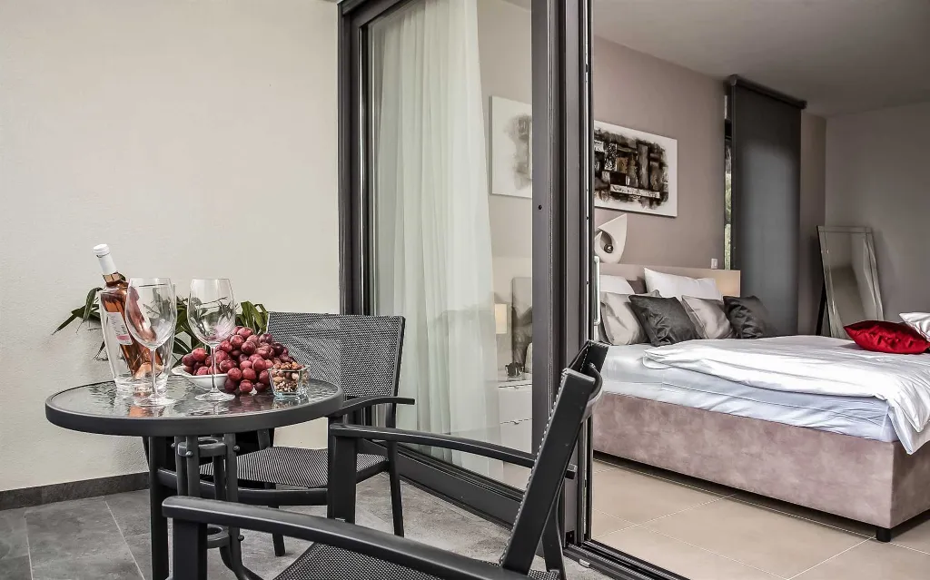 4-Bedroom Villa in Stanići - Tice (Up to 10)