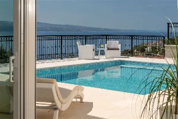 Mimice Villa with Pool for 10+2 Guests